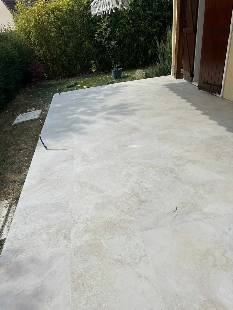 Dalle de terrasse en béton lissé terminée