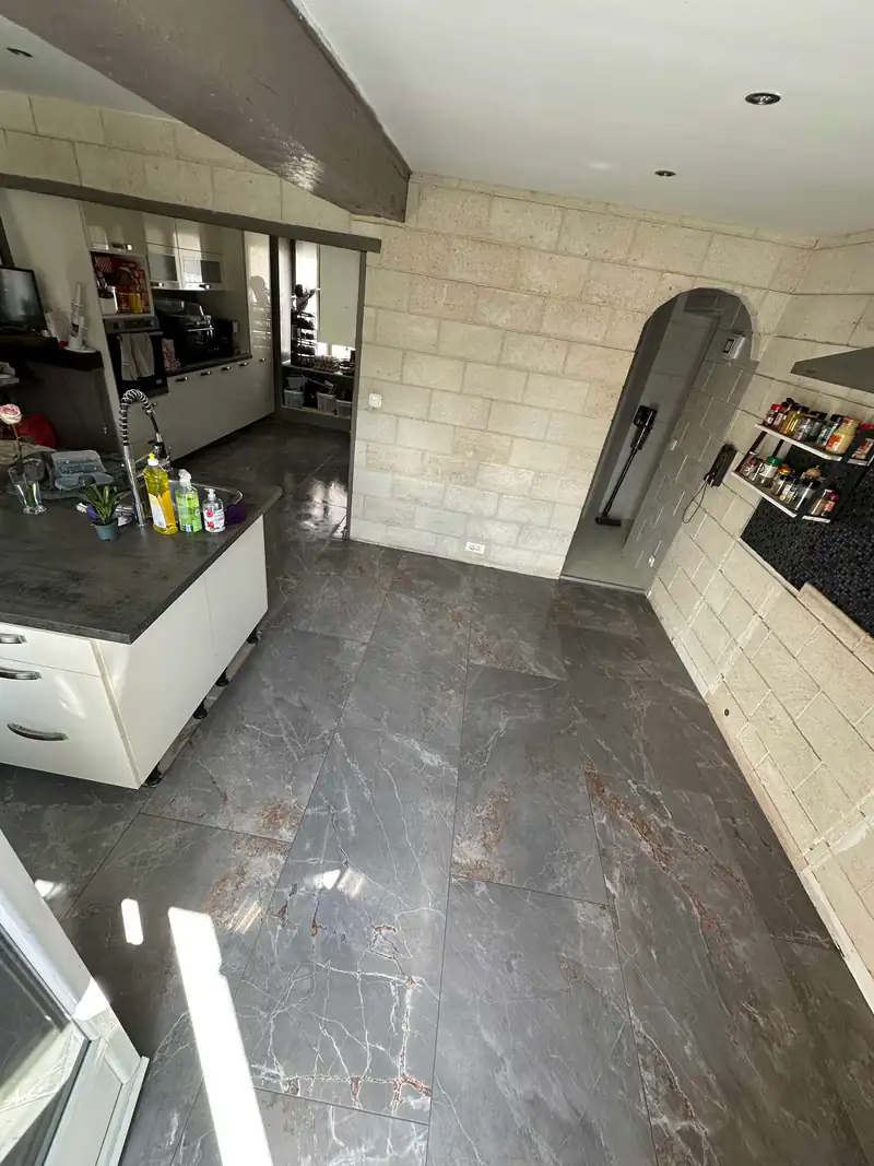 Carrelage grand format côté cuisine